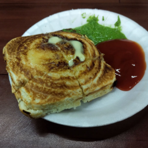 Manek Chauk sandbich piza burger